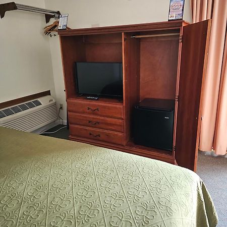 麦基诺城骑士旅馆汽车旅馆 外观 照片