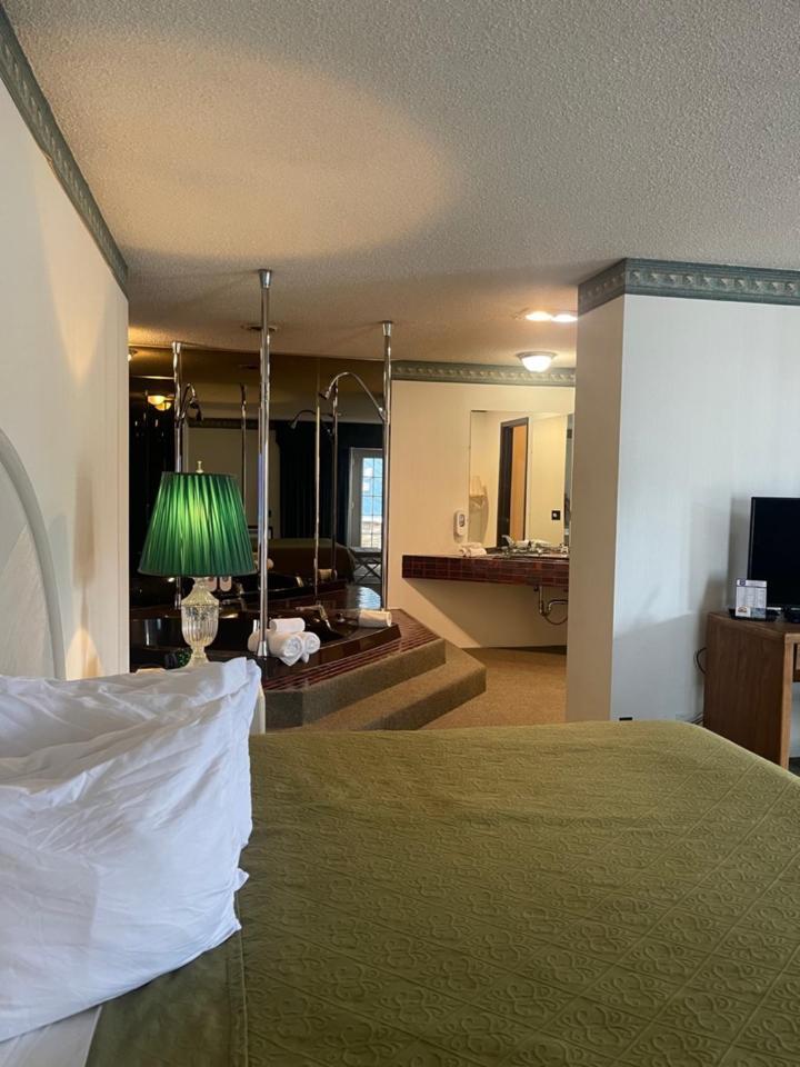 麦基诺城骑士旅馆汽车旅馆 外观 照片